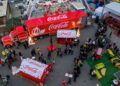 Камионът на добрината на Coca-Cola носия магията на Коледа в девет града у нас